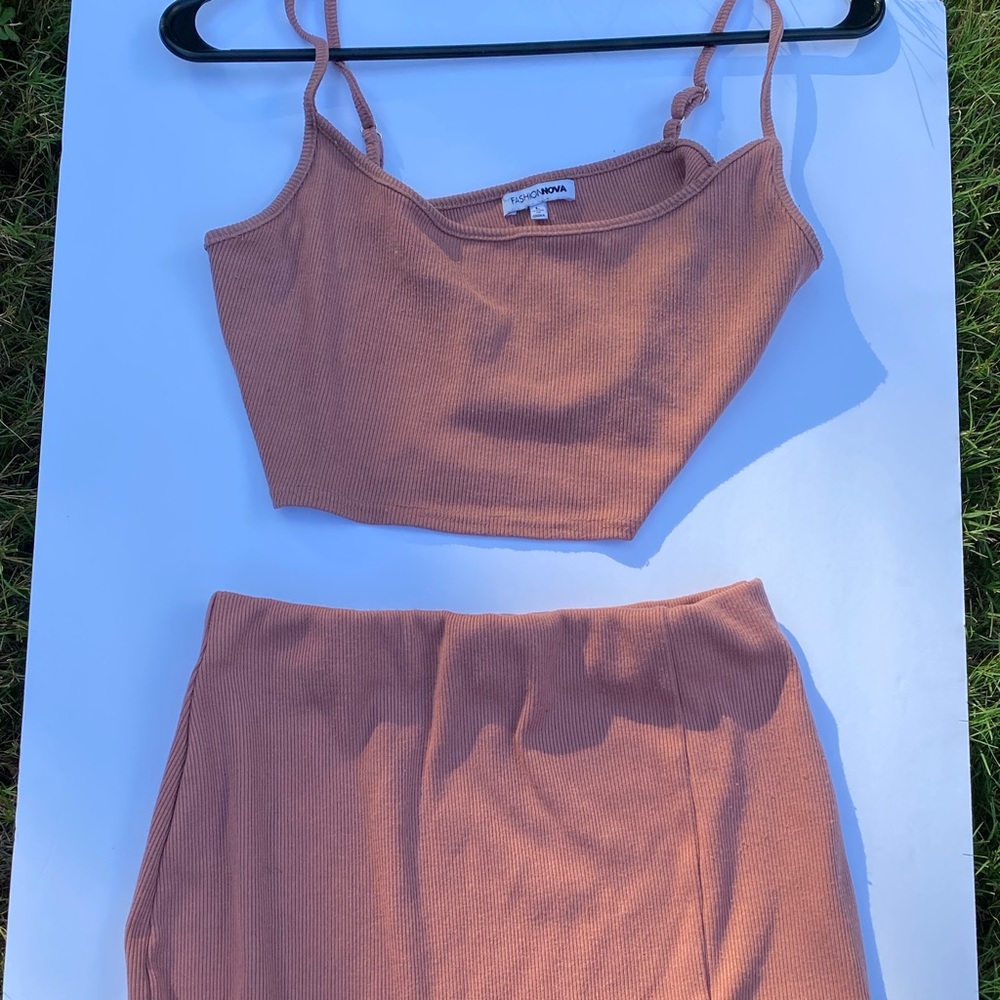 Cropped pink skirt set| size large